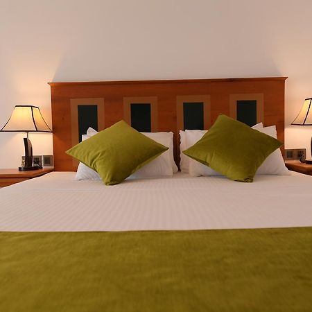 Seasons Hotel Курунегала Экстерьер фото