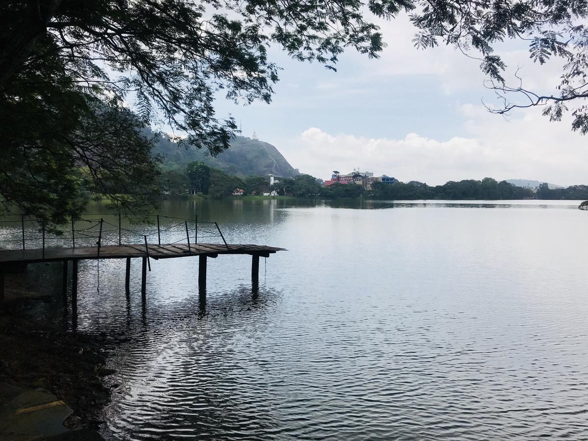 Seasons Hotel Курунегала Экстерьер фото