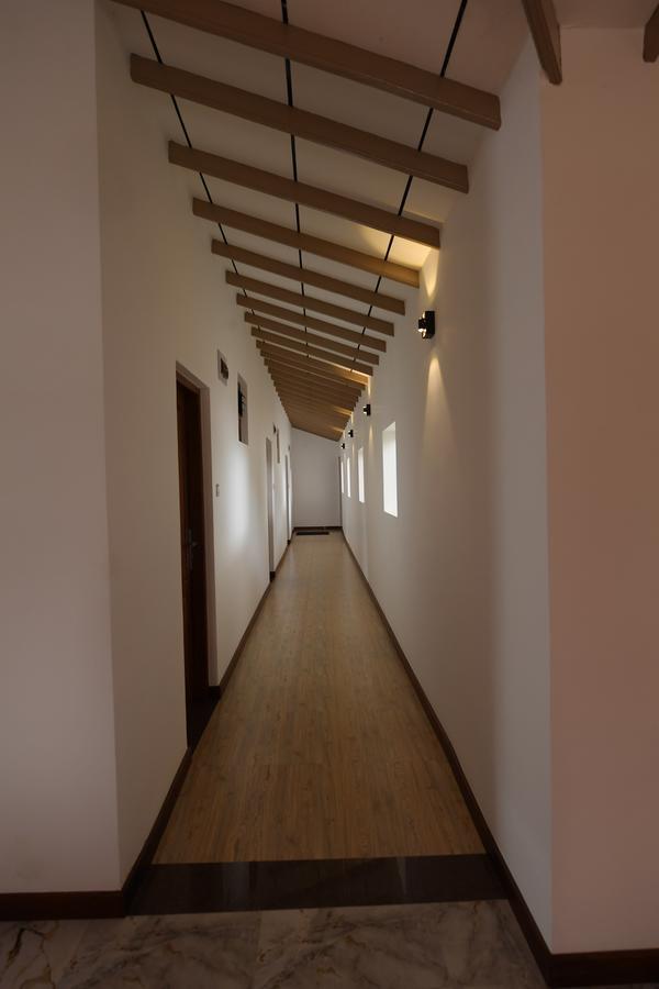 Seasons Hotel Курунегала Экстерьер фото